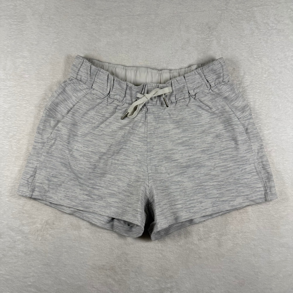 lululemon On The Fly Short 2.5 Space Dye Grey White Drawstring Pockets‎ Size 6